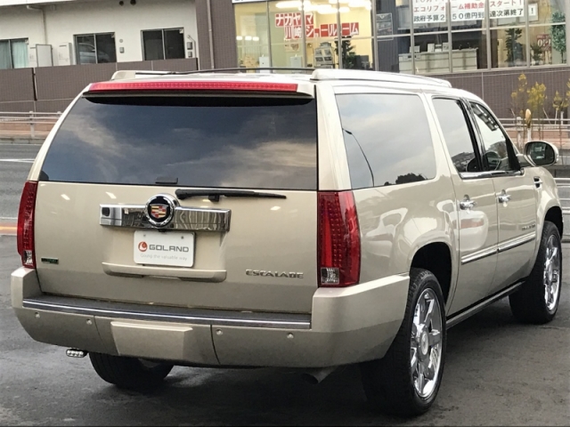 2011年 CADILLAC ｴｽｶﾚｰﾄﾞ ESV 1ﾅﾝﾊﾞｰ登録 中古並行 中古車情報-全店